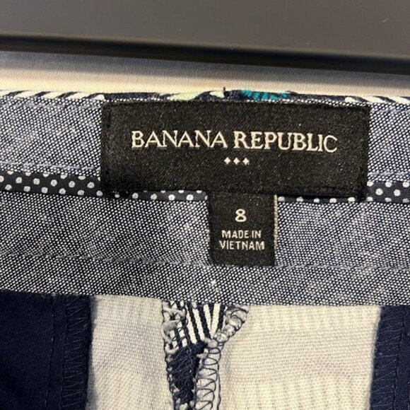 Banana Republic blue striped shorts, size 8 - Picture 3 of 3